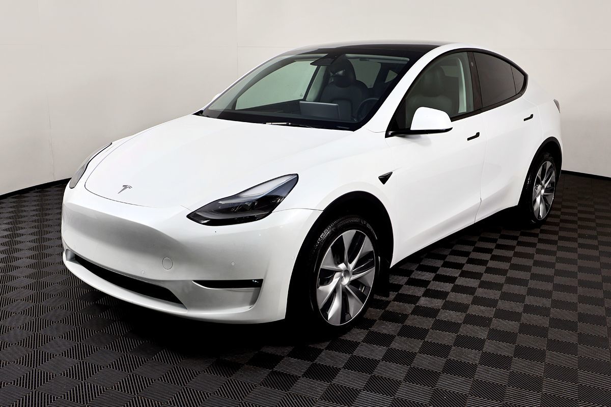 2022 Tesla Model Y Long Range's photo