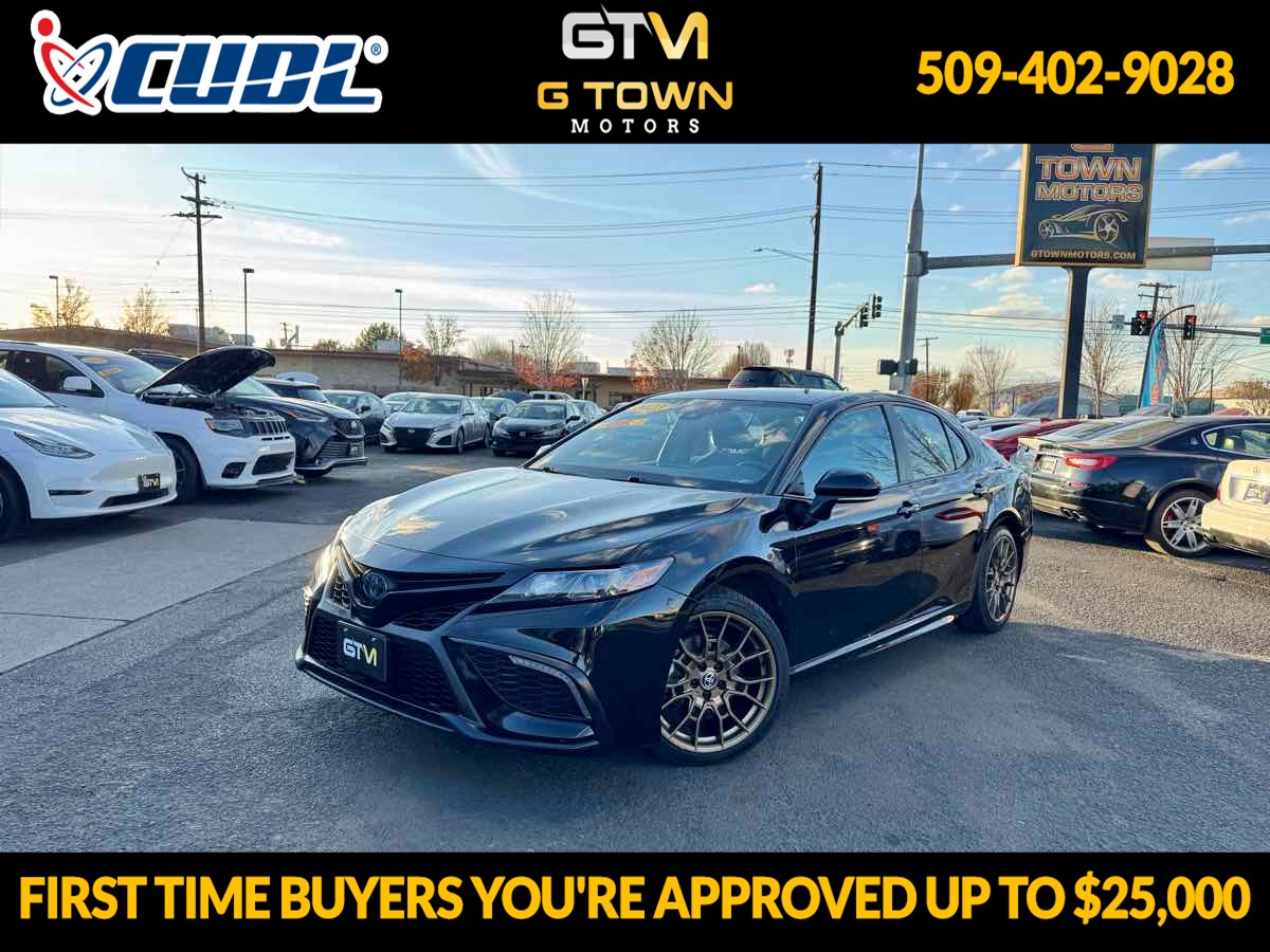 2023 Toyota Camry SE's photo