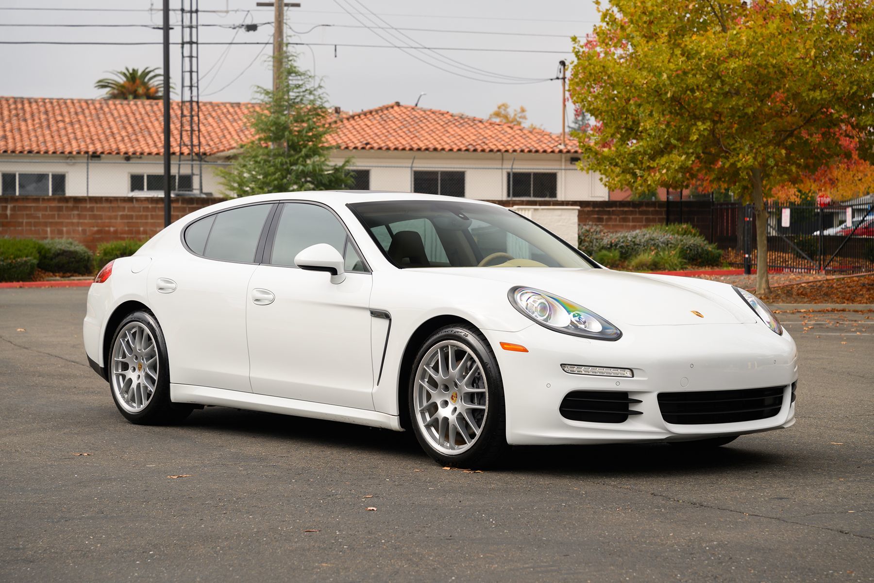 2015 Porsche Panamera Base's photo