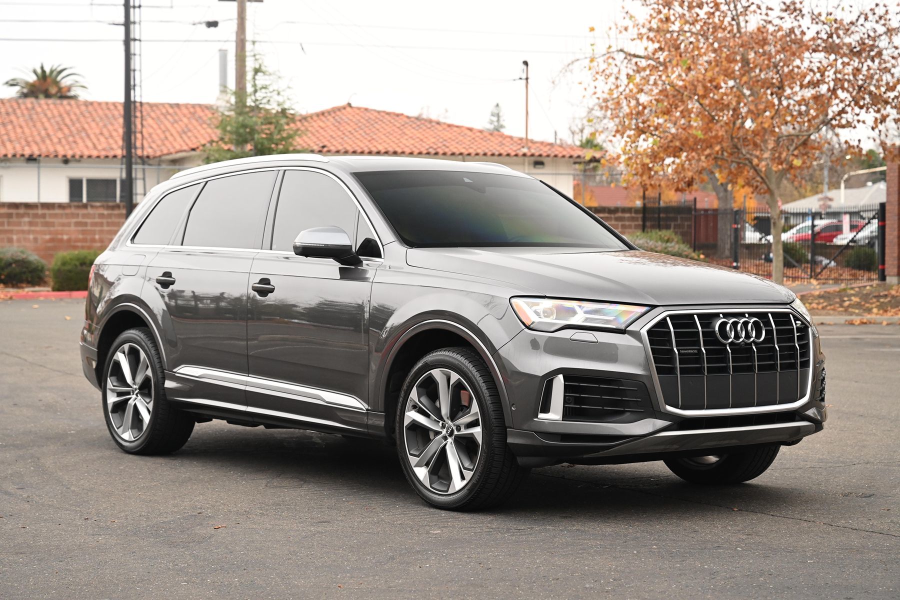 2020 Audi Q7 Premium Plus's photo