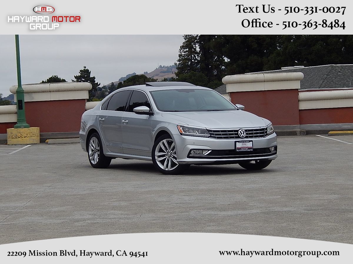 2017 Volkswagen Passat SE's photo