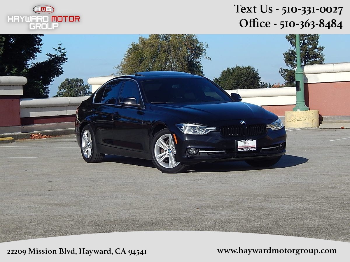 2017 BMW 3 Series 330i's photo