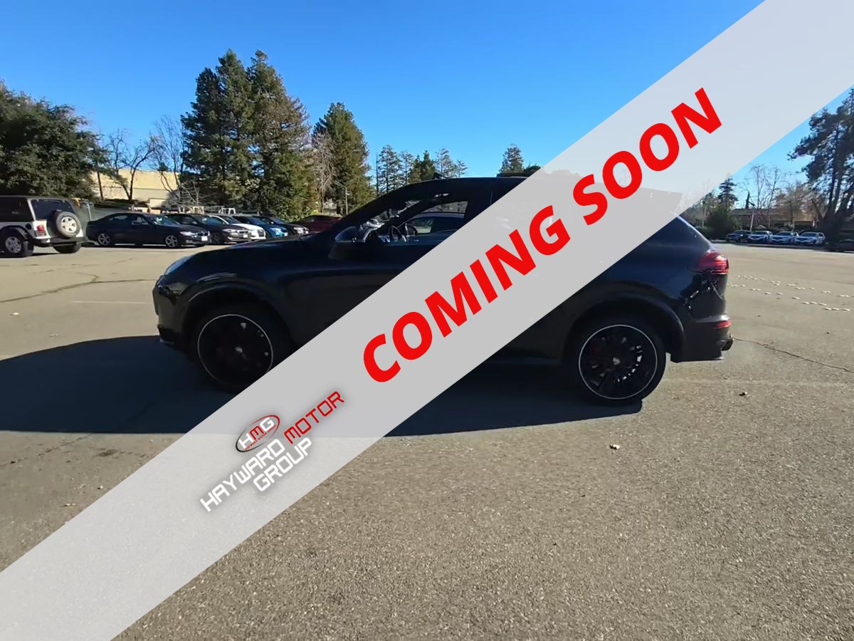 2016 Porsche Cayenne GTS's photo