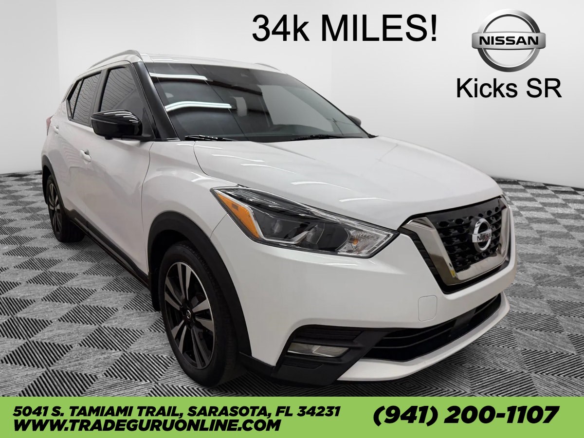2020 Nissan Kicks SR's photo