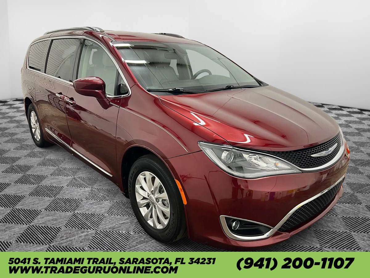 2018 Chrysler Pacifica Touring L's photo