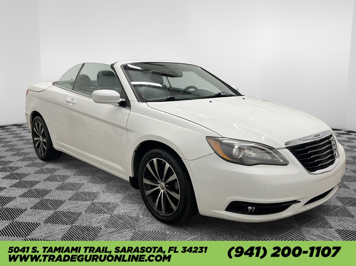 2014 Chrysler 200 S Convertible's photo