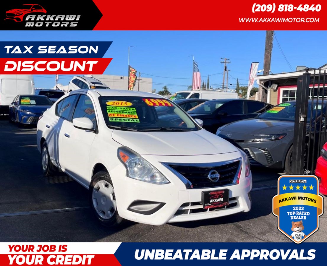 2015 Nissan Versa Sedan SV's photo