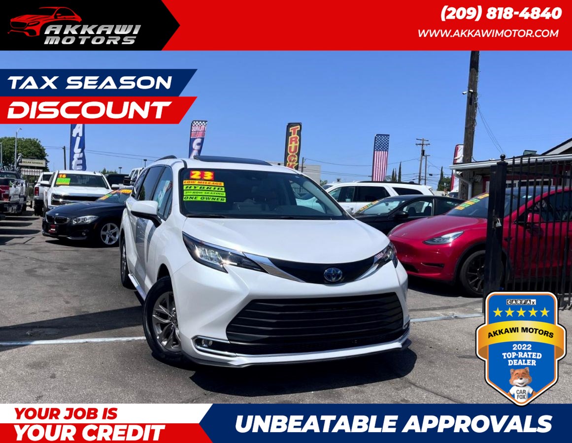 2023 Toyota Sienna XLE's photo