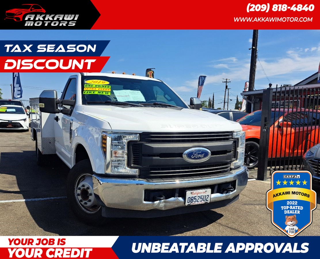 2019 Ford F-350 Super Duty Chassis Cab XL's photo