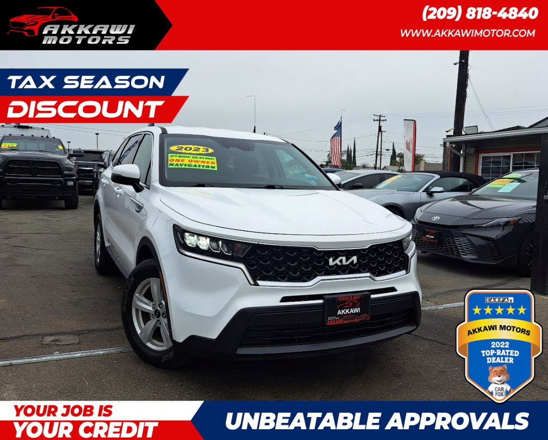 2023 Kia Sorento LX's photo