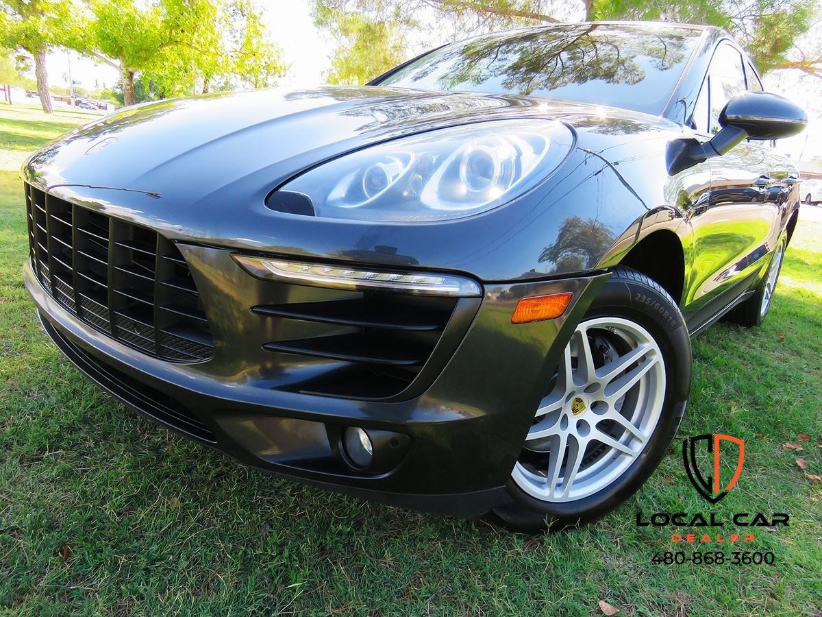 2017 Porsche Macan Base's photo