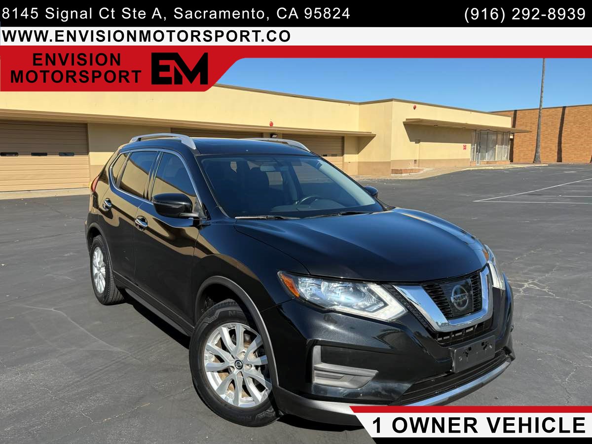 2017 Nissan Rogue SV's photo