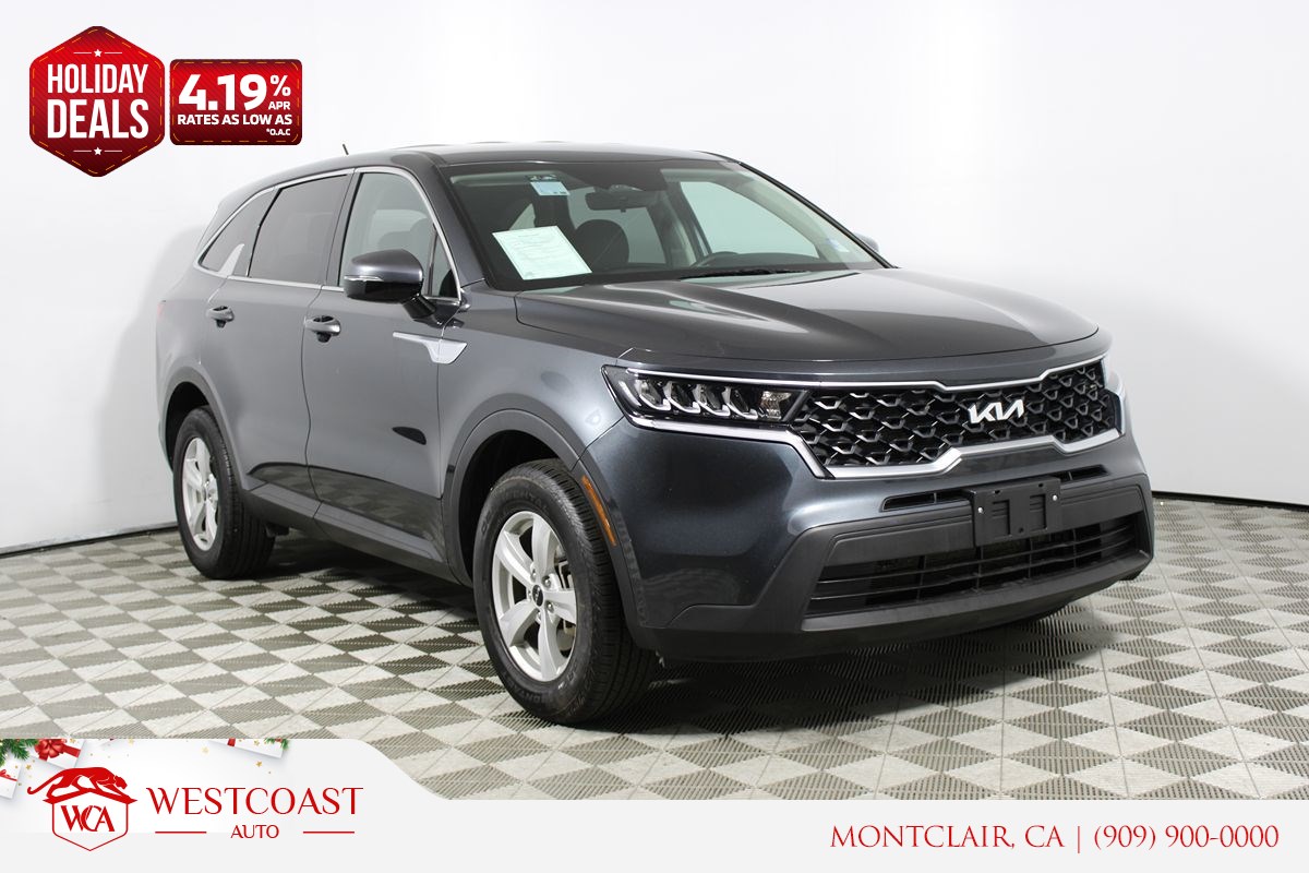 2023 Kia Sorento LX's photo