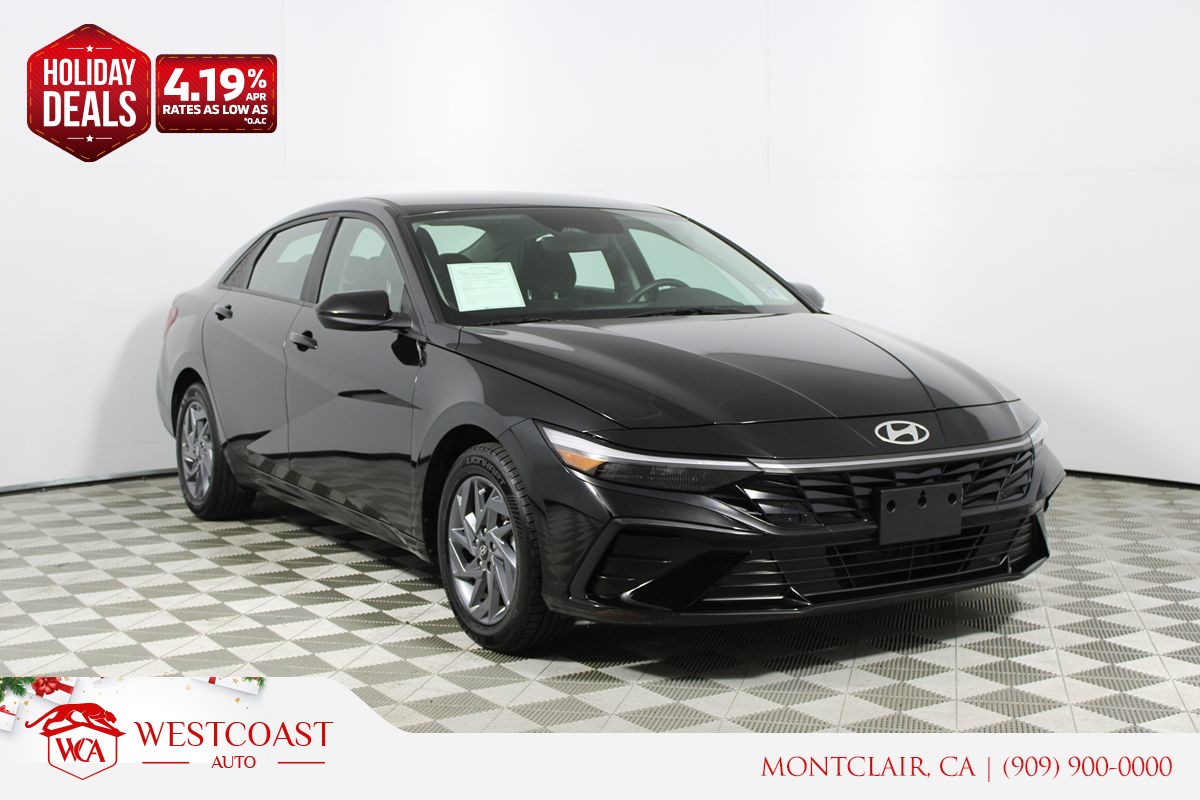 2024 Hyundai Elantra Blue's photo