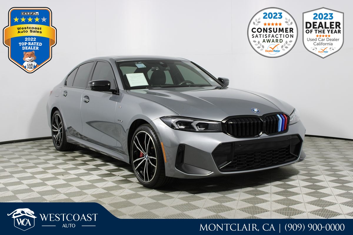 2023 BMW 3 Series 330e's photo