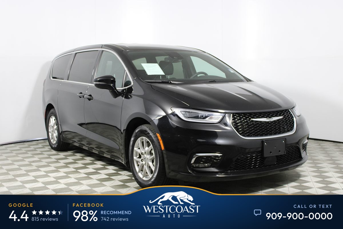 2025 Chrysler Pacifica Select