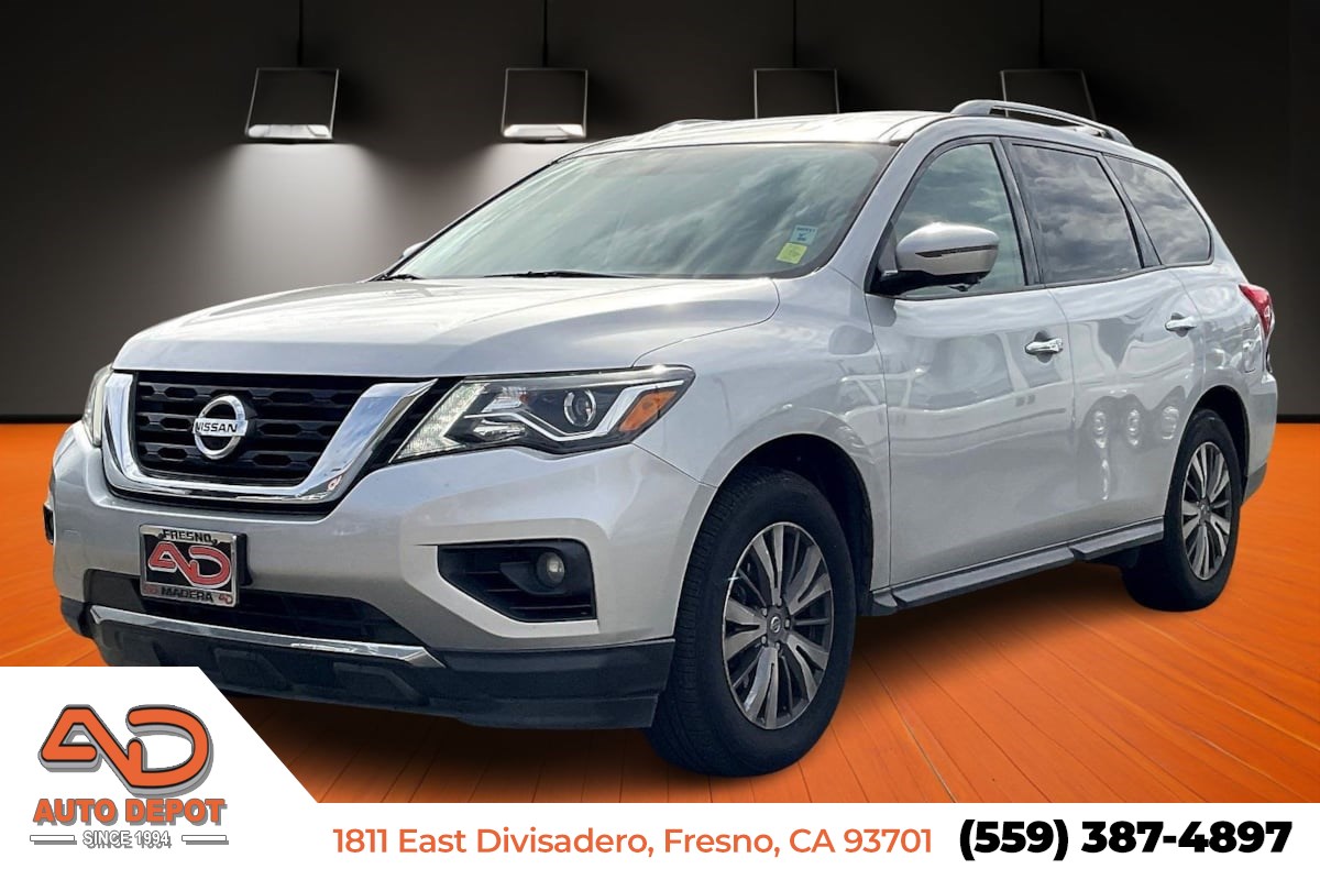 2020 Nissan Pathfinder SL's photo