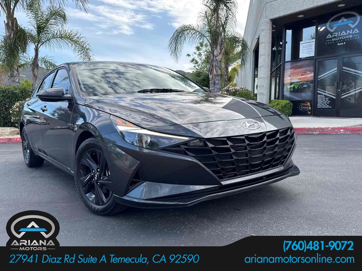 2022 Hyundai Elantra SEL's photo