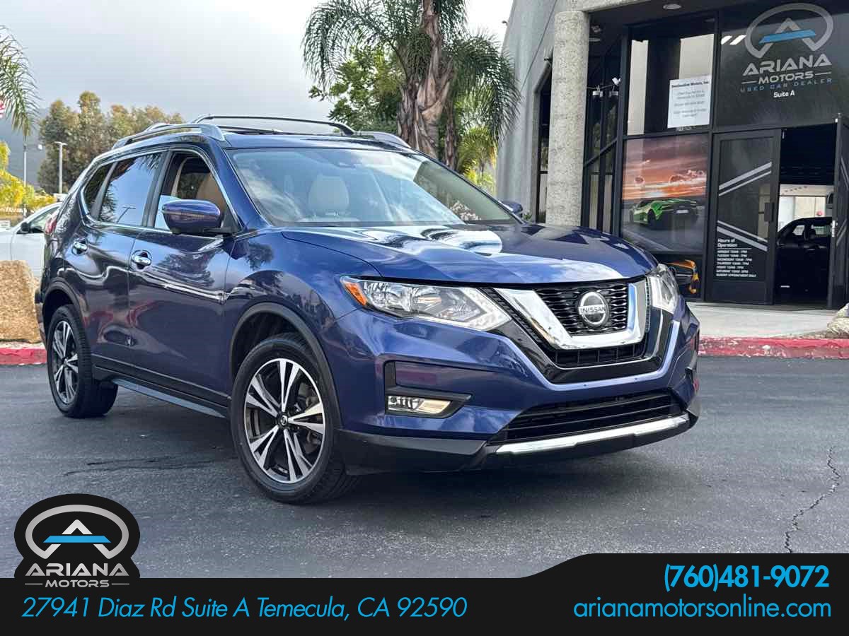 2020 Nissan Rogue SV's photo