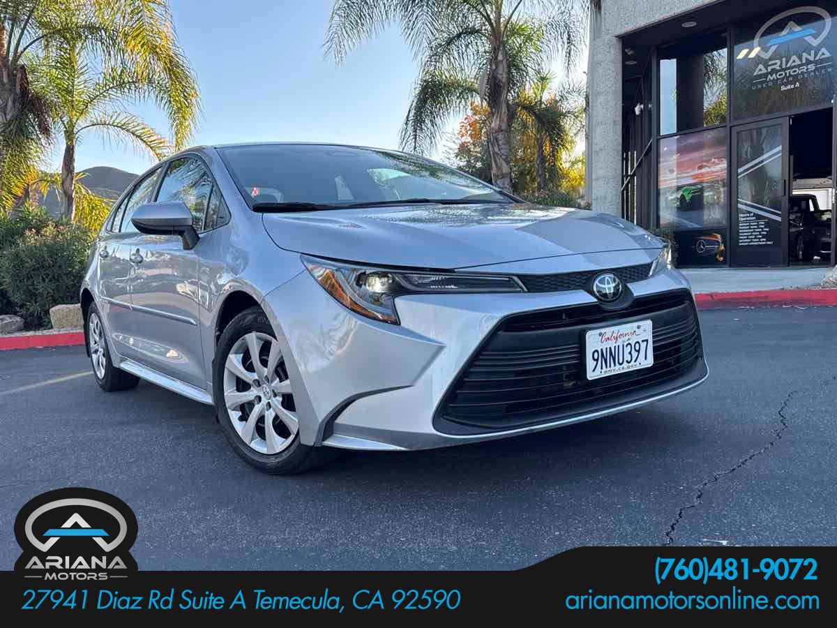 2024 Toyota Corolla LE's photo
