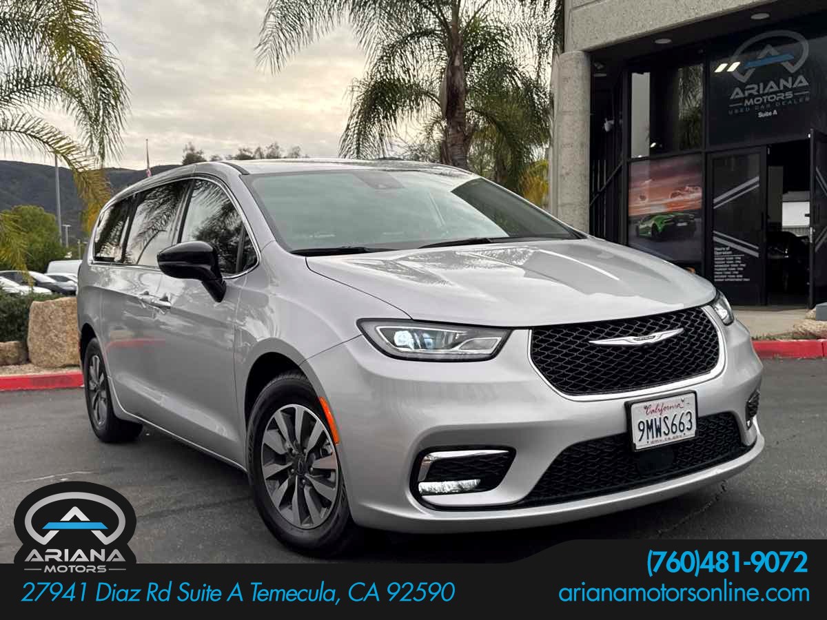 2024 Chrysler Pacifica PHEV Select