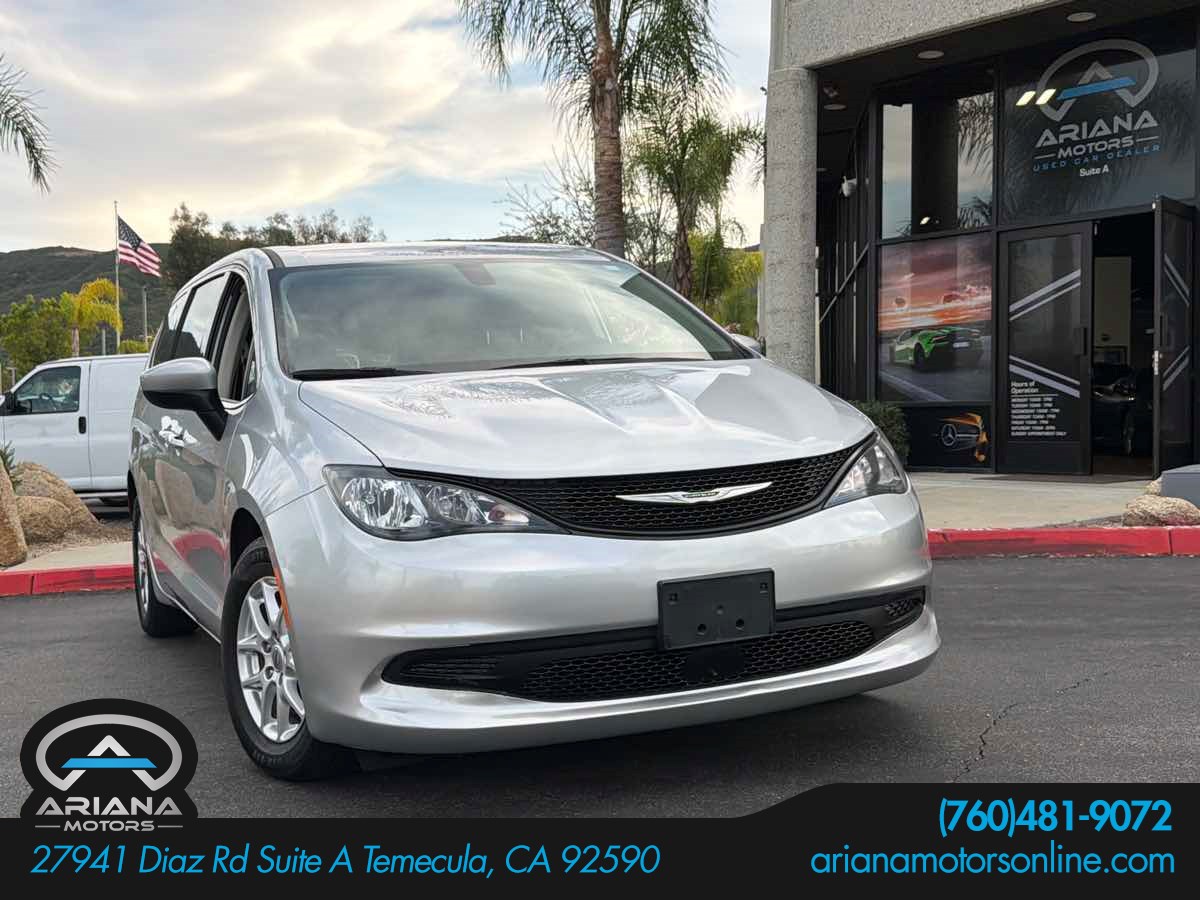 2022 Chrysler Voyager LX