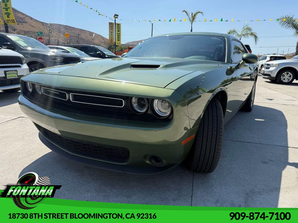 2019 Dodge Challenger SXT's photo