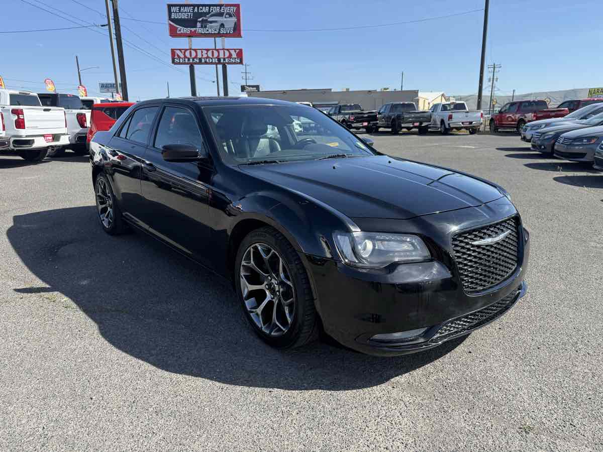 2017 Chrysler 300 S's photo