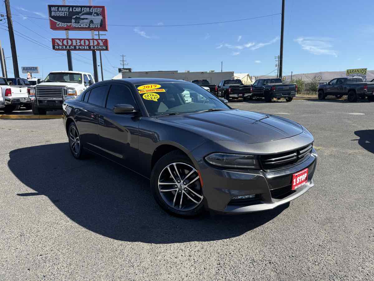 2019 Dodge Charger SXT's photo