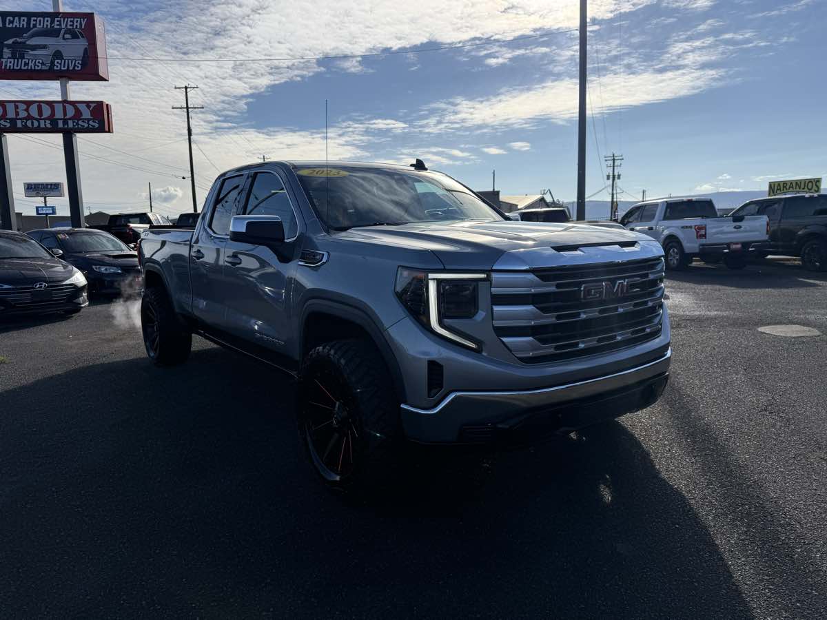 2023 GMC Sierra 1500 SLE's photo