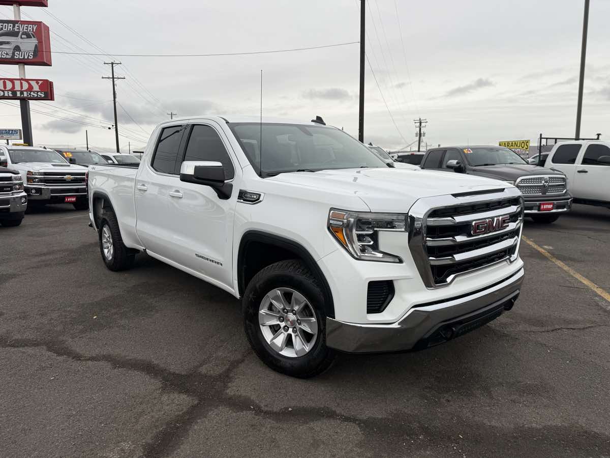 2019 GMC Sierra 1500 SLE's photo