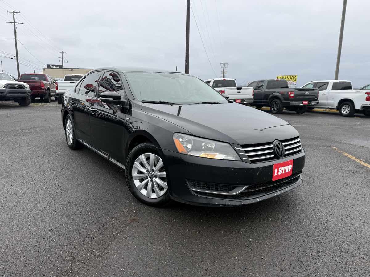 2014 Volkswagen Passat S's photo