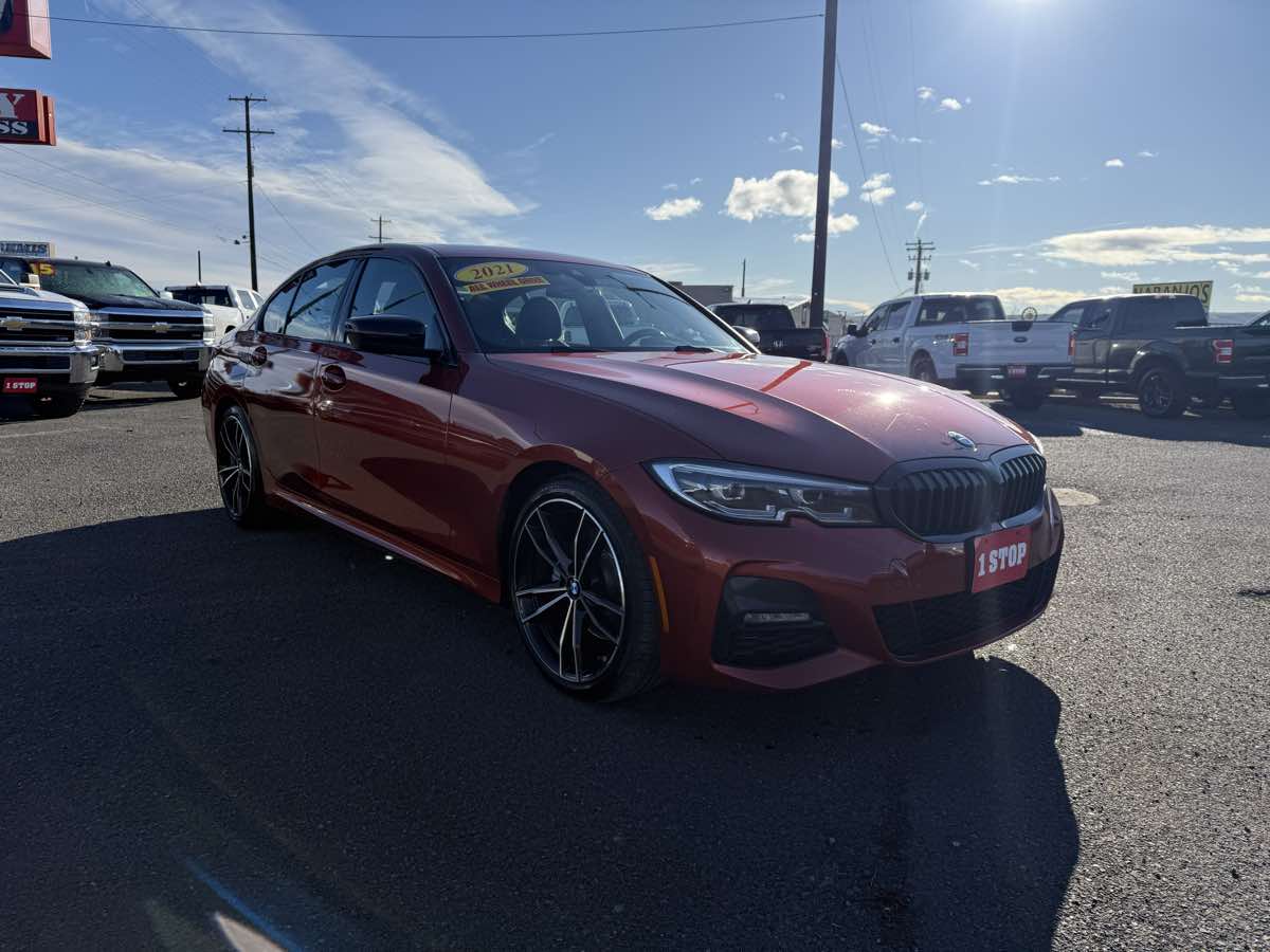 2021 BMW 3 Series 330i's photo