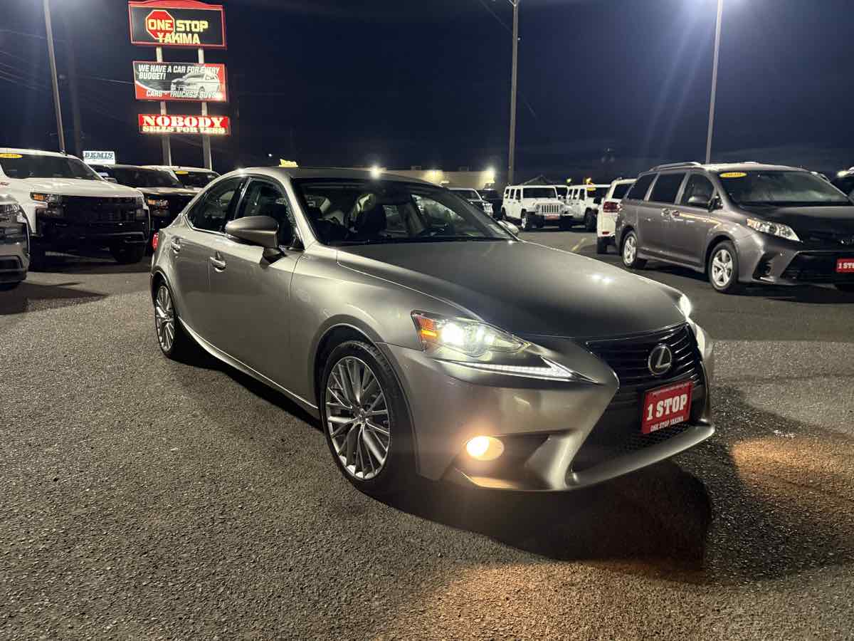 2014 Lexus IS Base's photo