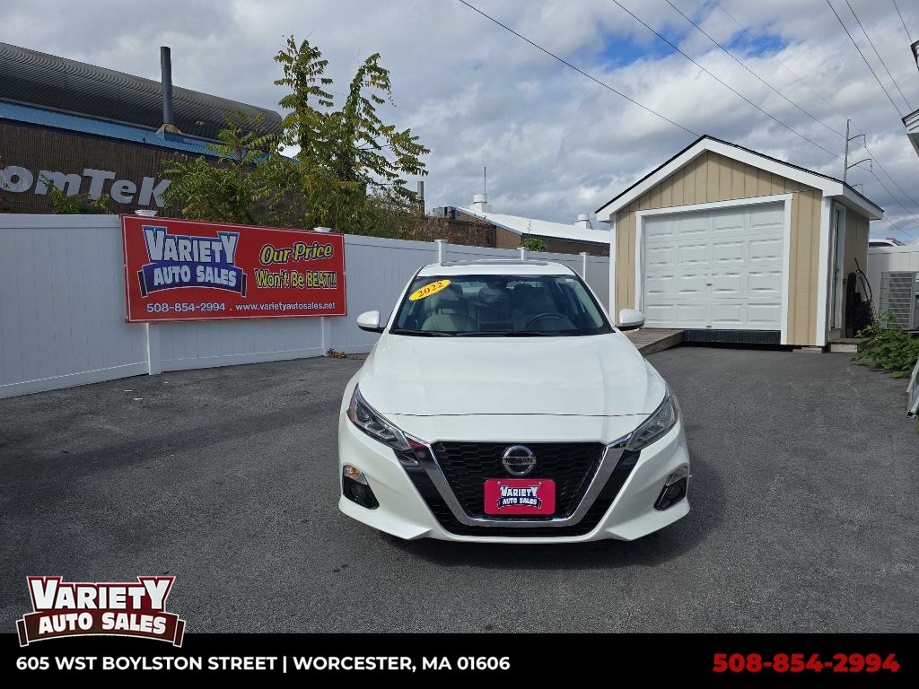 2022 Nissan Altima SL's photo