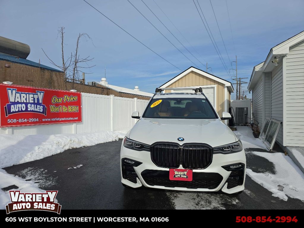 2022 BMW X7 40i's photo