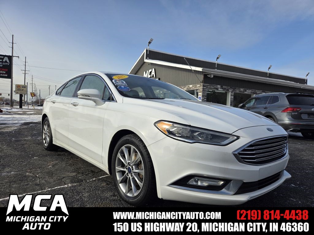 2017 Ford Fusion SE's photo
