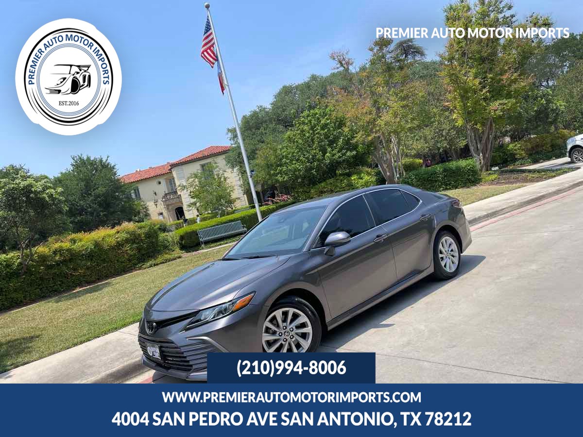 2023 Toyota Camry LE's photo