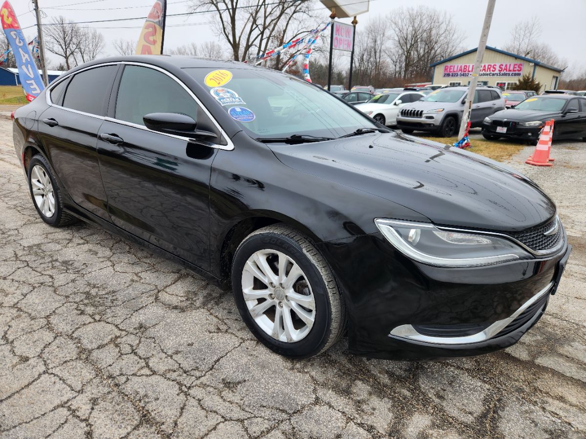 2016 Chrysler 200 Limited's photo