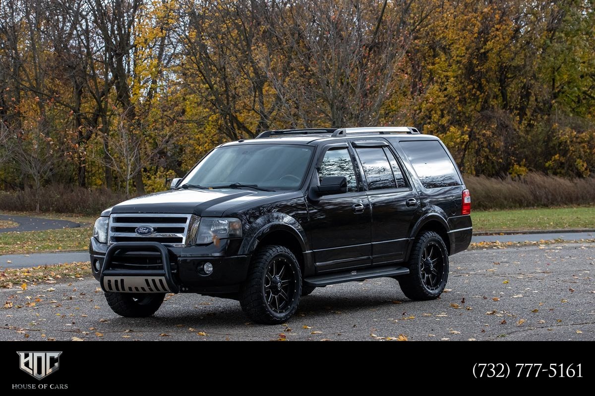 2011 Ford Expedition Limited's photo