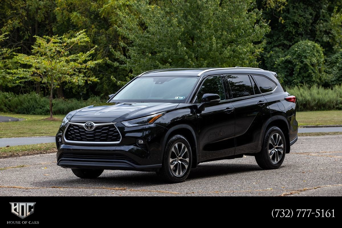 2021 Toyota Highlander XLE's photo