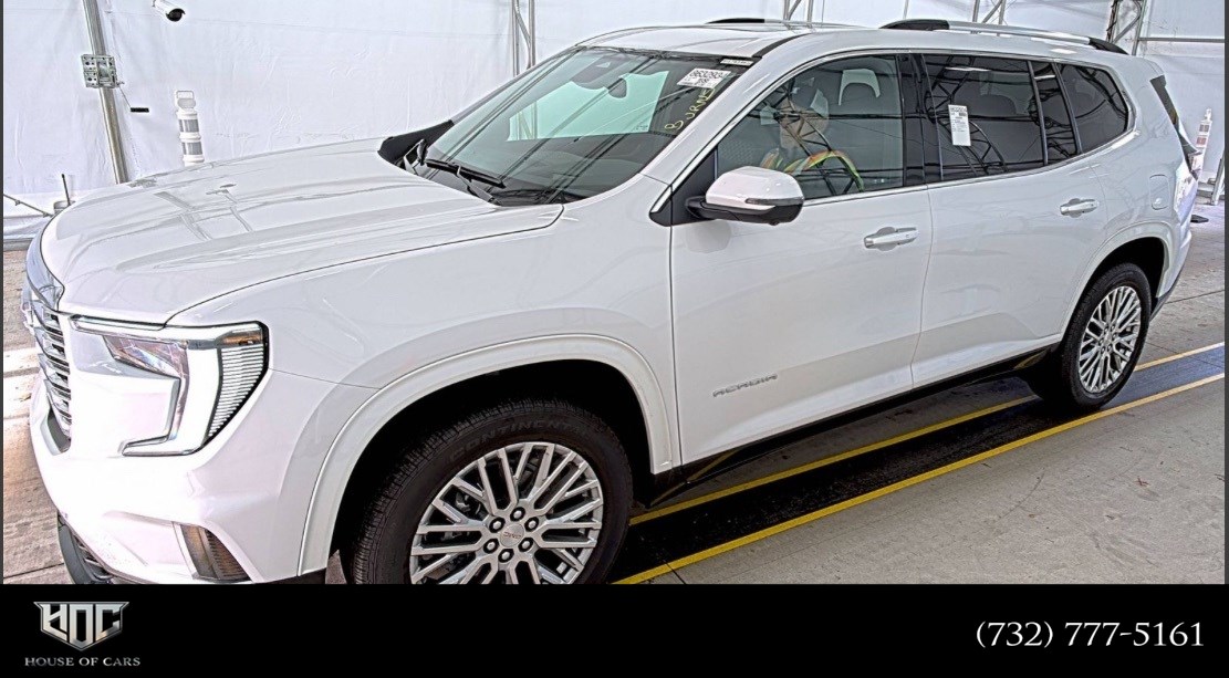 2025 GMC Acadia Denali's photo