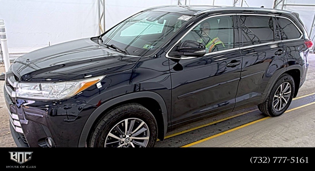 2017 Toyota Highlander XLE's photo