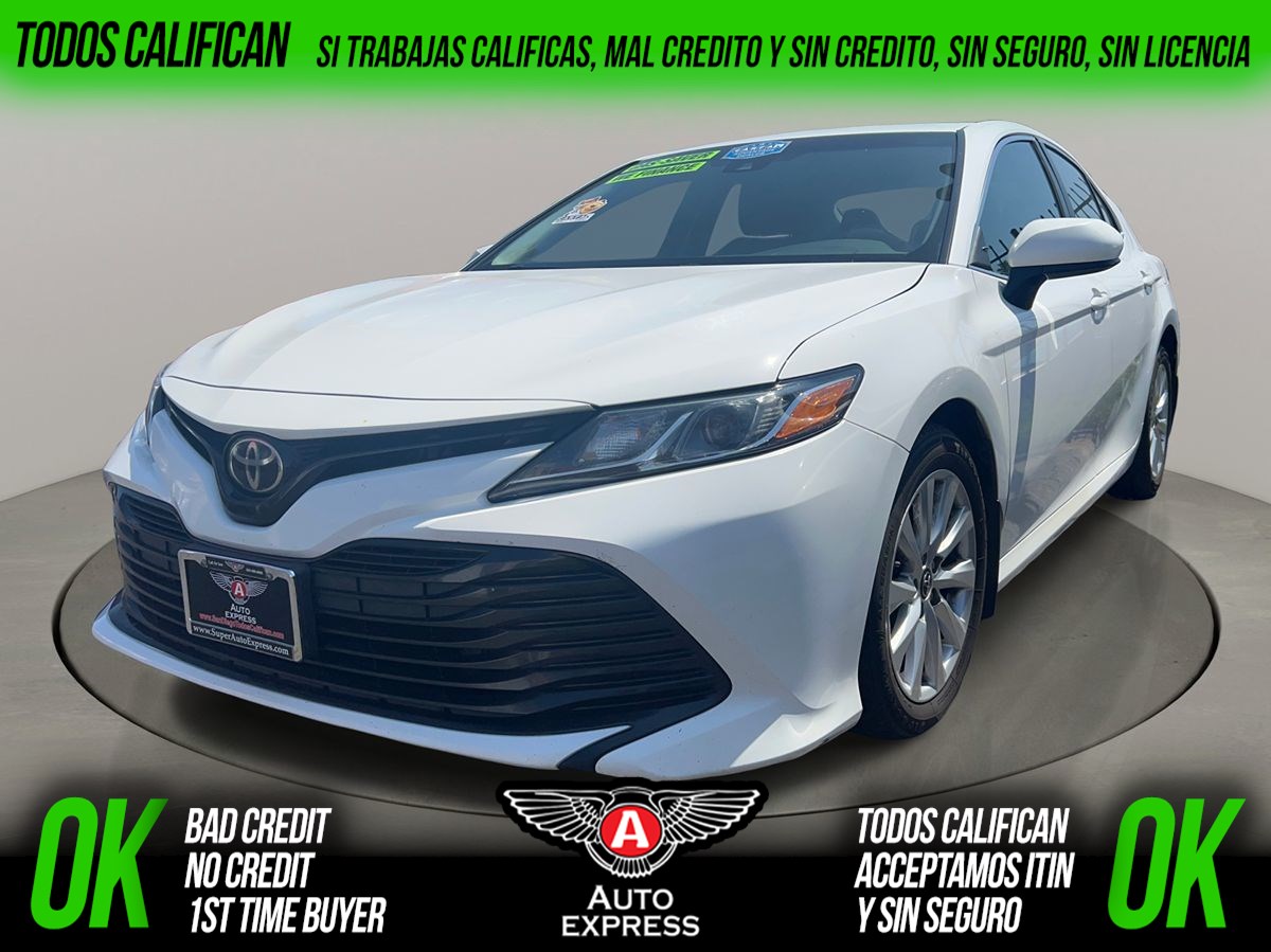 2018 Toyota Camry LE's photo