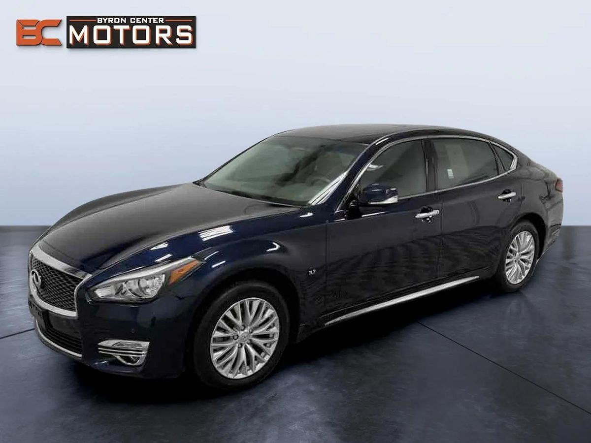 2016 INFINITI Q70L 3.7's photo