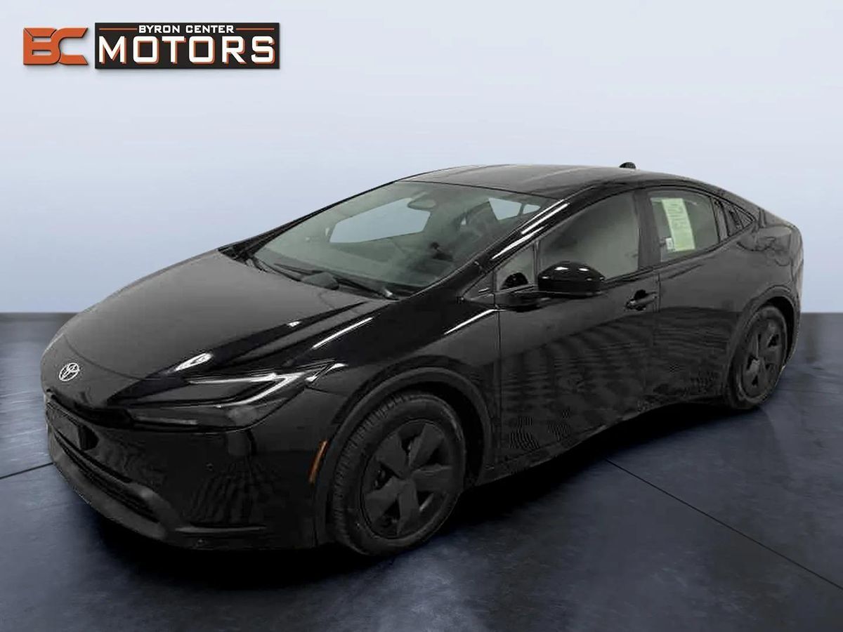 2023 Toyota Prius LE's photo