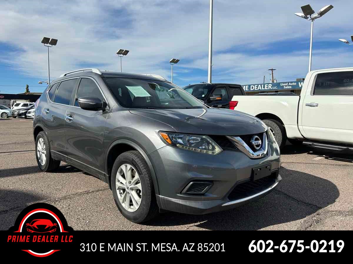 2015 Nissan Rogue SV's photo