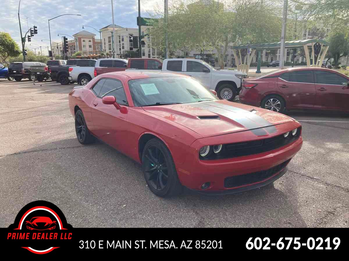 2017 Dodge Challenger SXT's photo