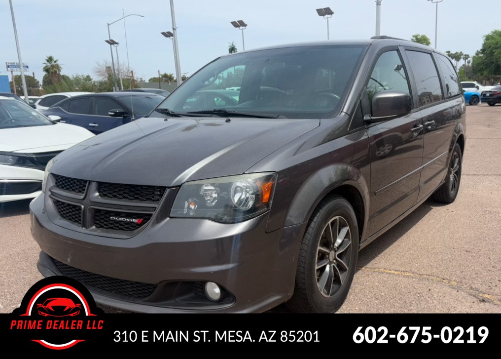 2016 Dodge Grand Caravan R/T's photo