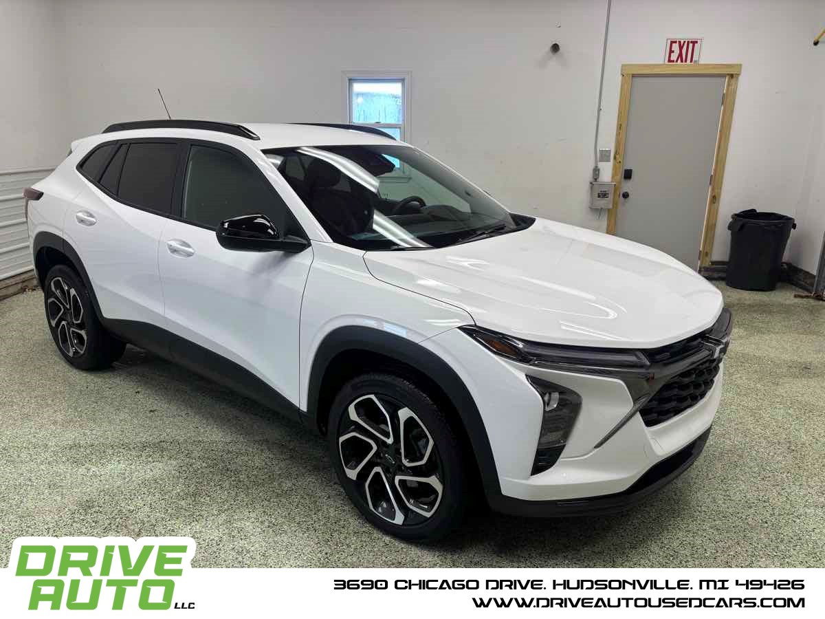 2025 Chevrolet Trax RS's photo